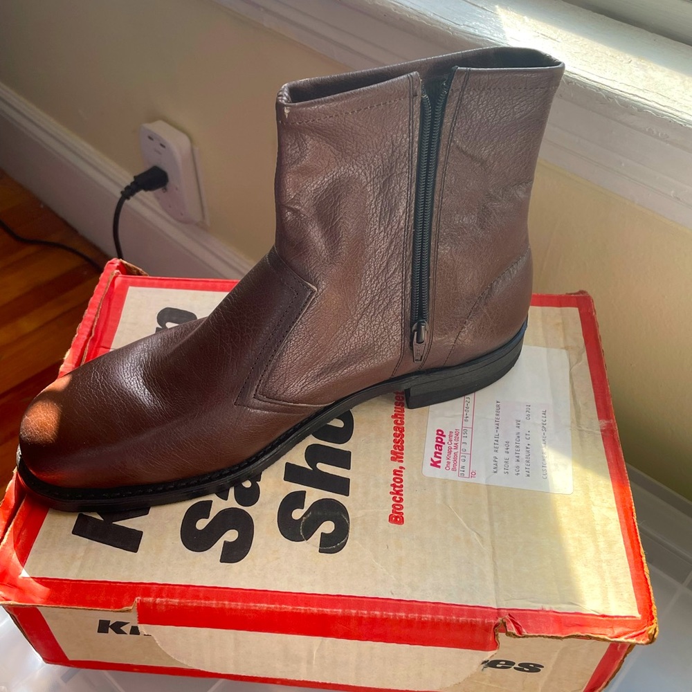 Size 48 mens steel toe work boot.